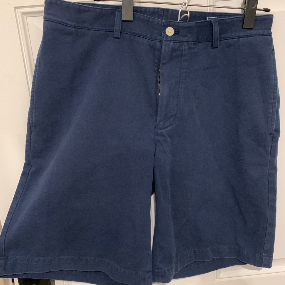 Like new Vinyard Vines Club Short Navy 32